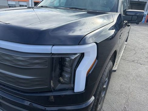 Used 2022 Ford F150 Lightning Lariat image 20