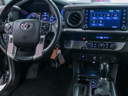 Used 2022 Toyota Tacoma SR5 RWD image 21