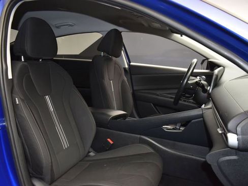 Used 2021 Hyundai Elantra SEL w/ Convenience Package image 12