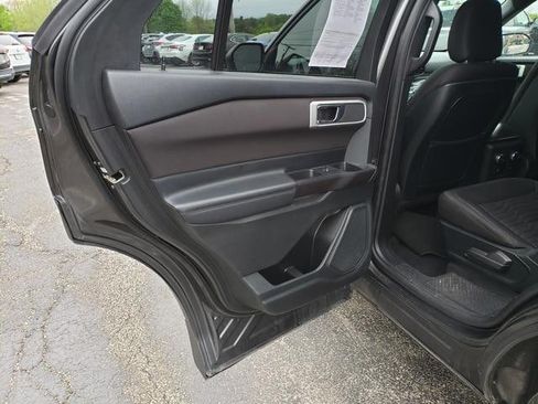 Used 2020 Ford Explorer XLT w/ Comfort Package AWD/4WD image 14
