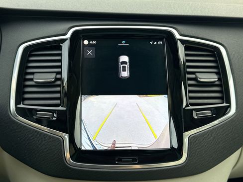 Used 2023 Volvo XC90 B5 Plus w/ Protection Package Premier AWD/4WD image 19
