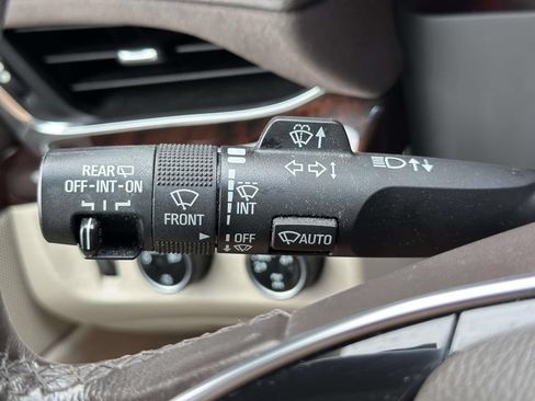 Used 2015 Cadillac Escalade Premium AWD/4WD image 39