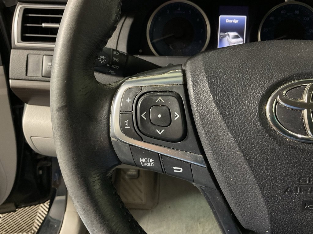 Used 2017 Toyota Camry XLE w/ Convenience Package FWD image 25