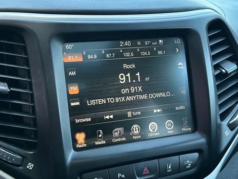 Used 2016 Jeep Cherokee Overland w/ Technology Group image 17