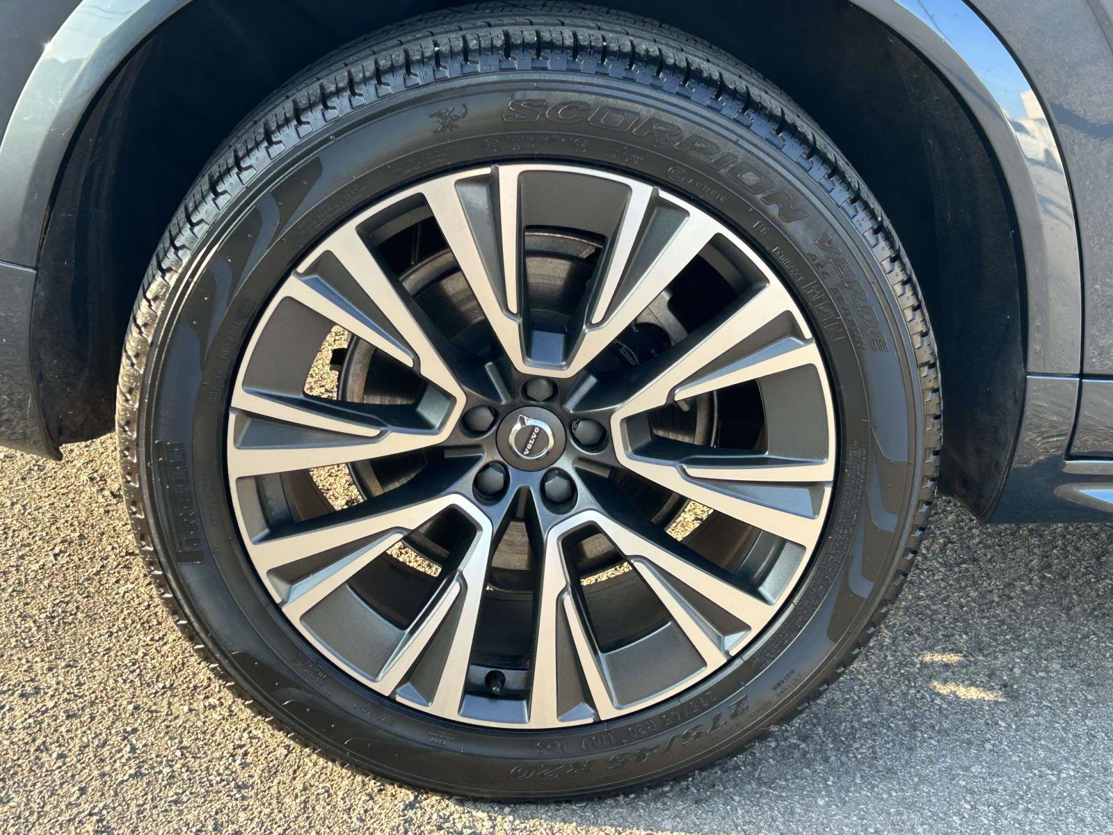 Used 2020 Volvo XC90 T6 Momentum w/ Protection Package Premier AWD/4WD image 9