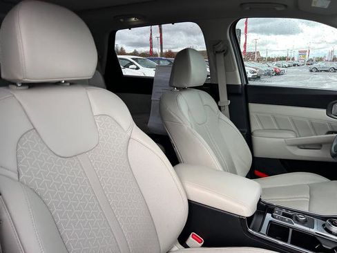 Certified 2023 Kia Sorento SX Prestige w/ Panoramic Sunroof Package image 33