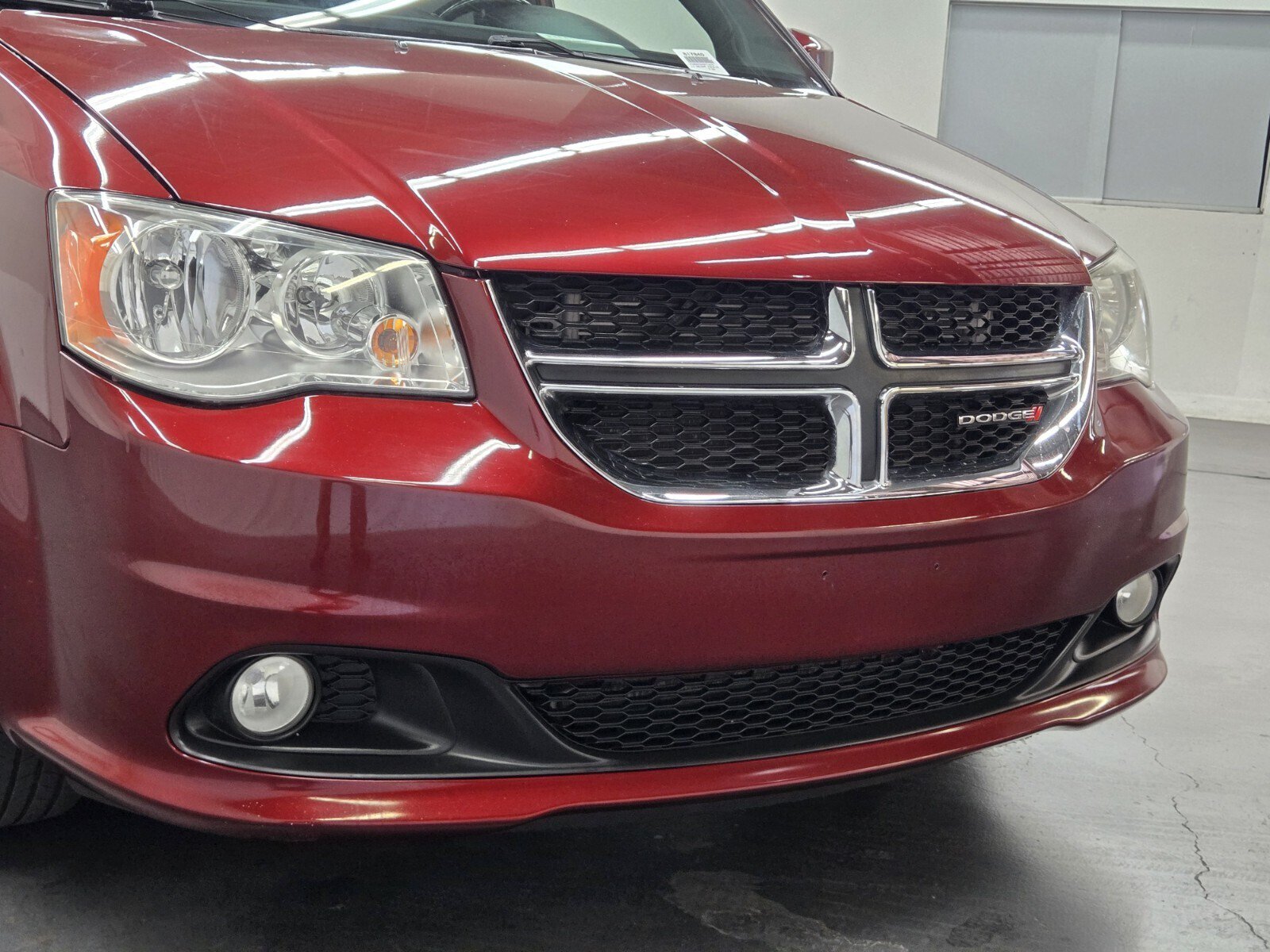Used 2019 Dodge Grand Caravan SXT FWD image 5