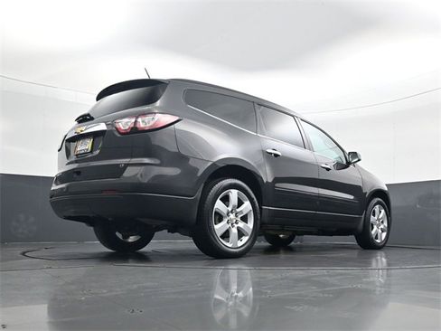 Certified 2017 Chevrolet Traverse LT w/ Style and Technology Package image 26