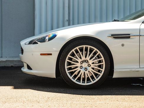 Used 2011 Aston Martin DB9 Coupe RWD image 4