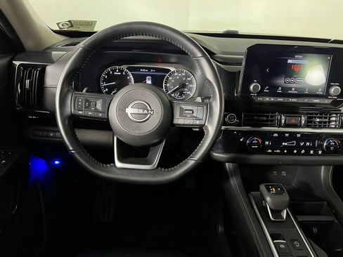 Used 2024 Nissan Pathfinder SV w/ Black Appearance Package image 12