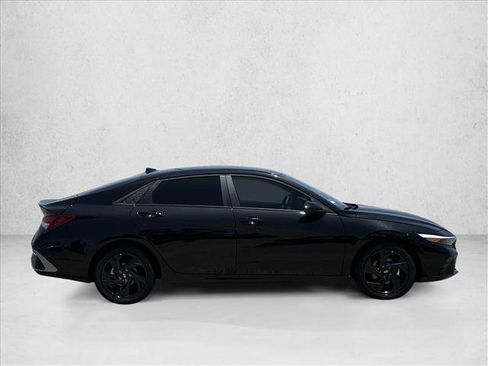 Certified 2026 Hyundai Elantra Sport FWD image 4