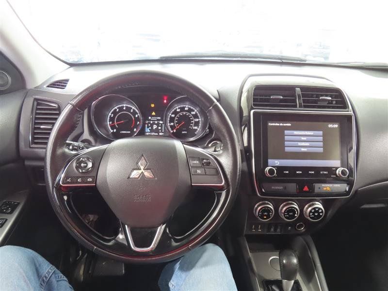 Used 2020 Mitsubishi Outlander Sport SE FWD image 13