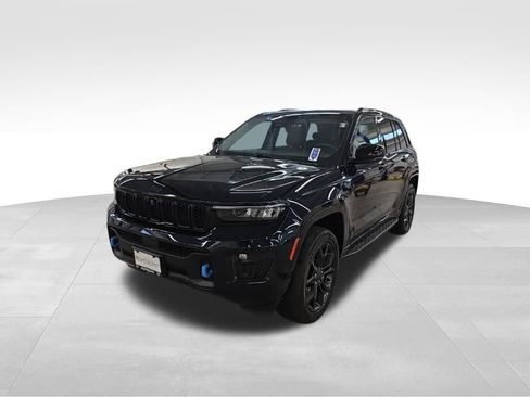 Used 2023 Jeep Grand Cherokee 30th Anniversary image 9