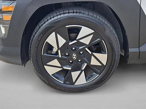 Used 2025 Hyundai Kona SEL image 23