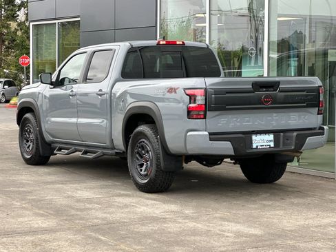 Used 2025 Nissan Frontier PRO-4X image 5