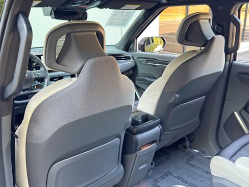 Used 2025 Kia EV9 GT-Line AWD/4WD image 40