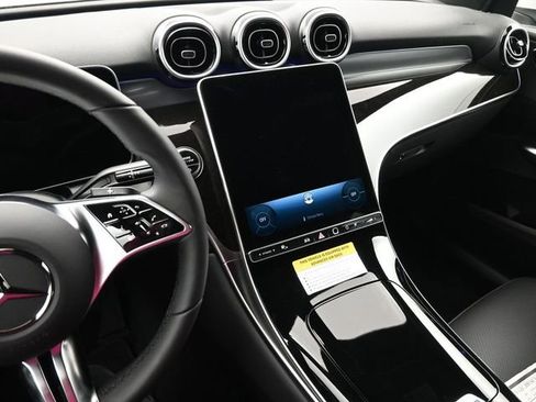 Used 2025 Mercedes-Benz GLC 300 image 31