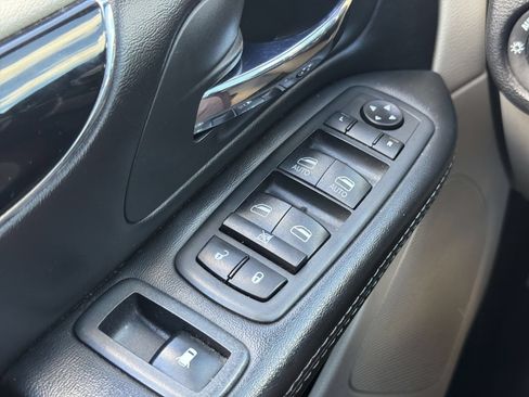 Used 2020 Dodge Grand Caravan SXT FWD image 24