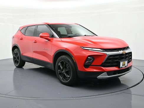 Used 2023 Chevrolet Blazer LT FWD image 4