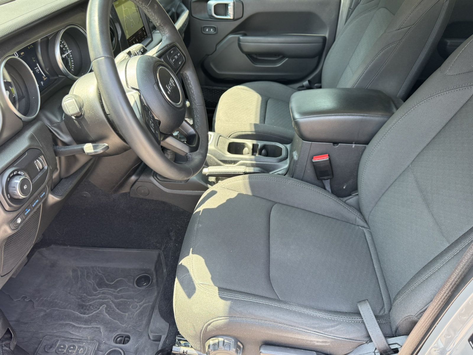 Used 2023 Jeep Wrangler Unlimited w/ 8.4" Radio Group AWD/4WD image 9