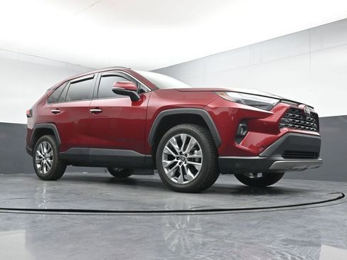 Used 2022 Toyota RAV4 Limited FWD image 20