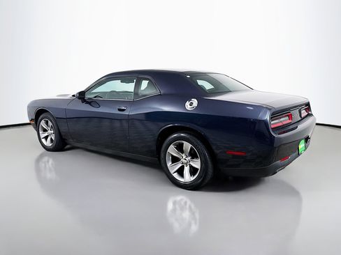 Used 2016 Dodge Challenger SXT image 7