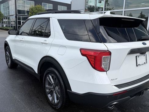 Used 2021 Ford Explorer XLT w/ Equipment Group 202A AWD/4WD image 10