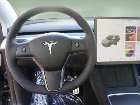 Used 2021 Tesla Model Y Long Range AWD/4WD image 5