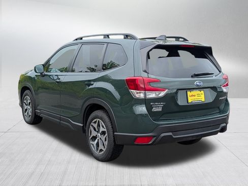 Used 2024 Subaru Forester Premium AWD/4WD image 5