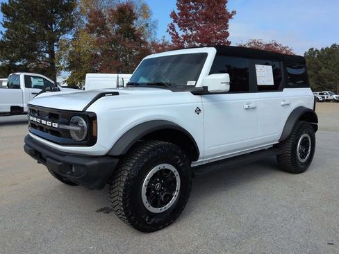 Certified 2024 Ford Bronco Outer Banks w/ Sasquatch Package image 8