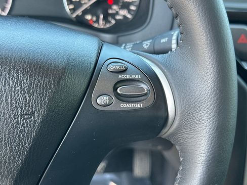 Used 2017 Nissan Pathfinder SV w/ SV Tech Package image 26