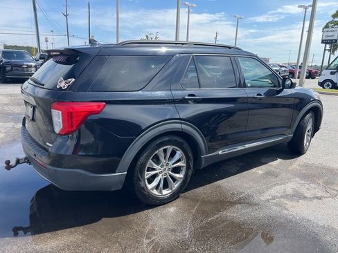 Used 2020 Ford Explorer XLT w/ Equipment Group 202A RWD image 3