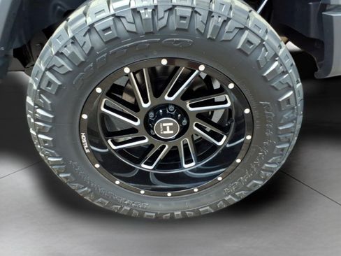 Used 2020 Jeep Wrangler Unlimited Sahara AWD/4WD image 13