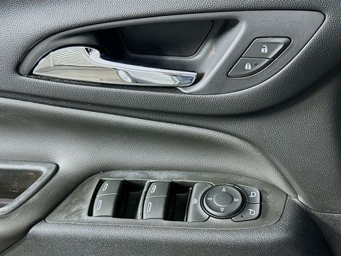Used 2021 Chevrolet Equinox LT FWD image 15