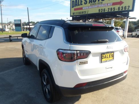 Used 2018 Jeep Compass Latitude w/ Popular Equipment Group image 14