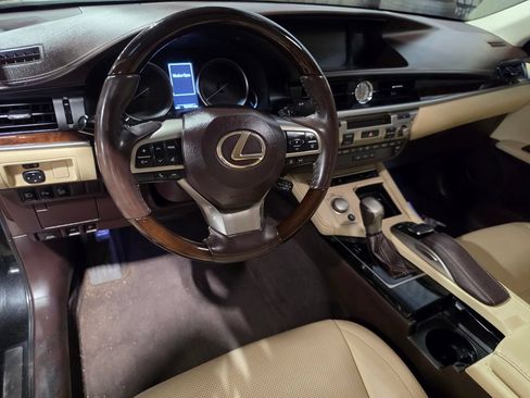 Used 2017 Lexus ES 350 w/ Navigation System Package FWD image 5