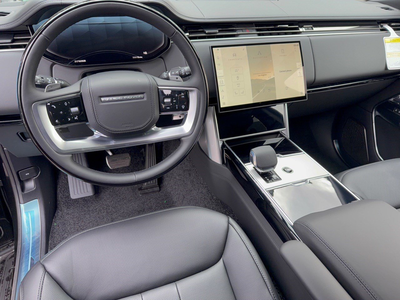 New 2026 Land Rover Range Rover Long Wheelbase Autobiography AWD/4WD image 4