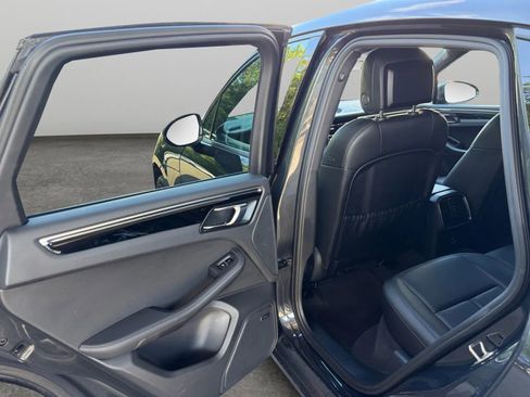 Used 2021 Porsche Macan AWD/4WD image 14