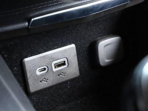 Used 2022 Cadillac XT4 Premium Luxury w/ Safety Alert Package image 31