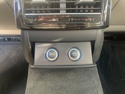 Used 2023 Audi A8 L 3.0T image 49