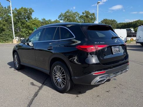 Used 2024 Mercedes-Benz GLC 300 4MATIC image 5