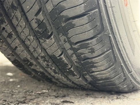 Used 2019 Toyota Camry LE image 12