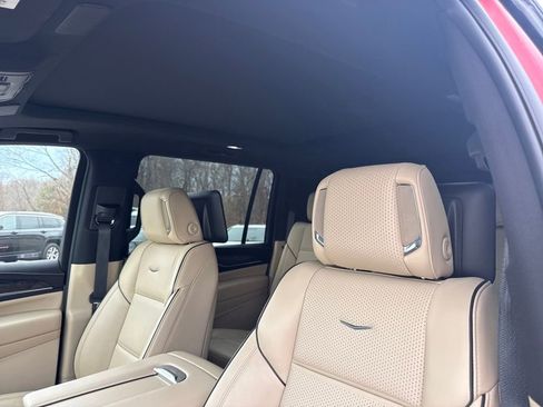 Certified 2024 Cadillac Escalade ESV Premium Luxury image 2