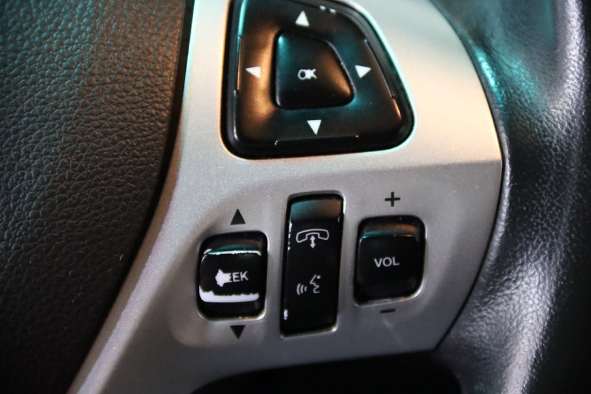 Used 2014 Ford Explorer XLT FWD image 16