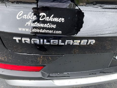 Used 2025 Chevrolet TrailBlazer LT FWD image 32