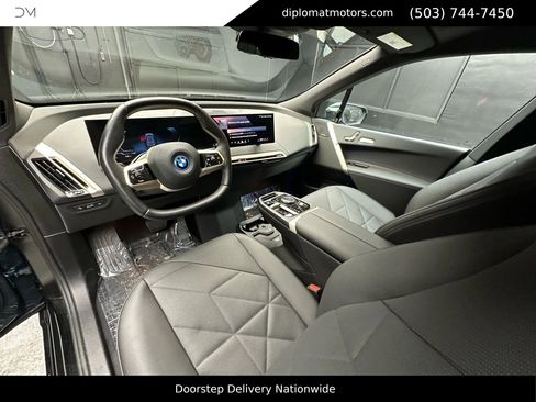 Used 2025 BMW iX xDrive50 w/ Premium Package image 16