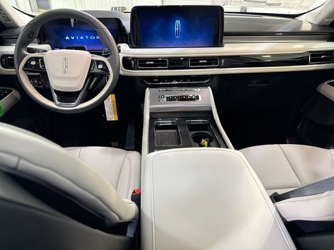 New 2026 Lincoln Aviator 2WD image 23