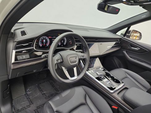 Used 2023 Audi Q7 2.0T Premium w/ Convenience Package AWD/4WD image 9