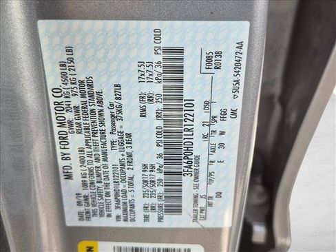 Used 2020 Ford Fusion SE FWD image 15