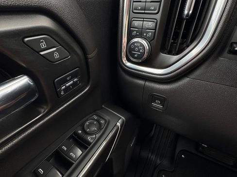 Used 2022 GMC Sierra 1500 AT4 w/ AT4 Premium Package AWD/4WD image 16
